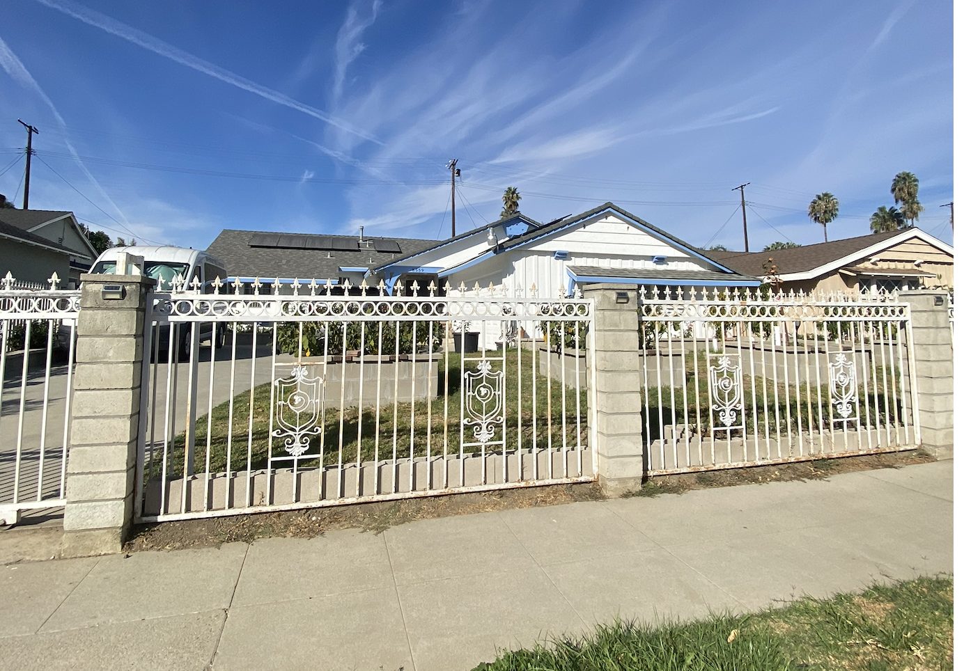 Front exterior of Estar Board and Care in Northridge