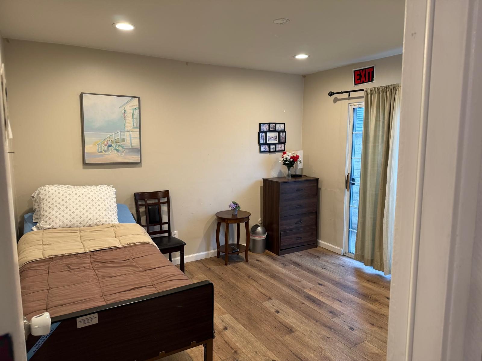 Private resident bedroom at Jade Villa Care Home in Northridge