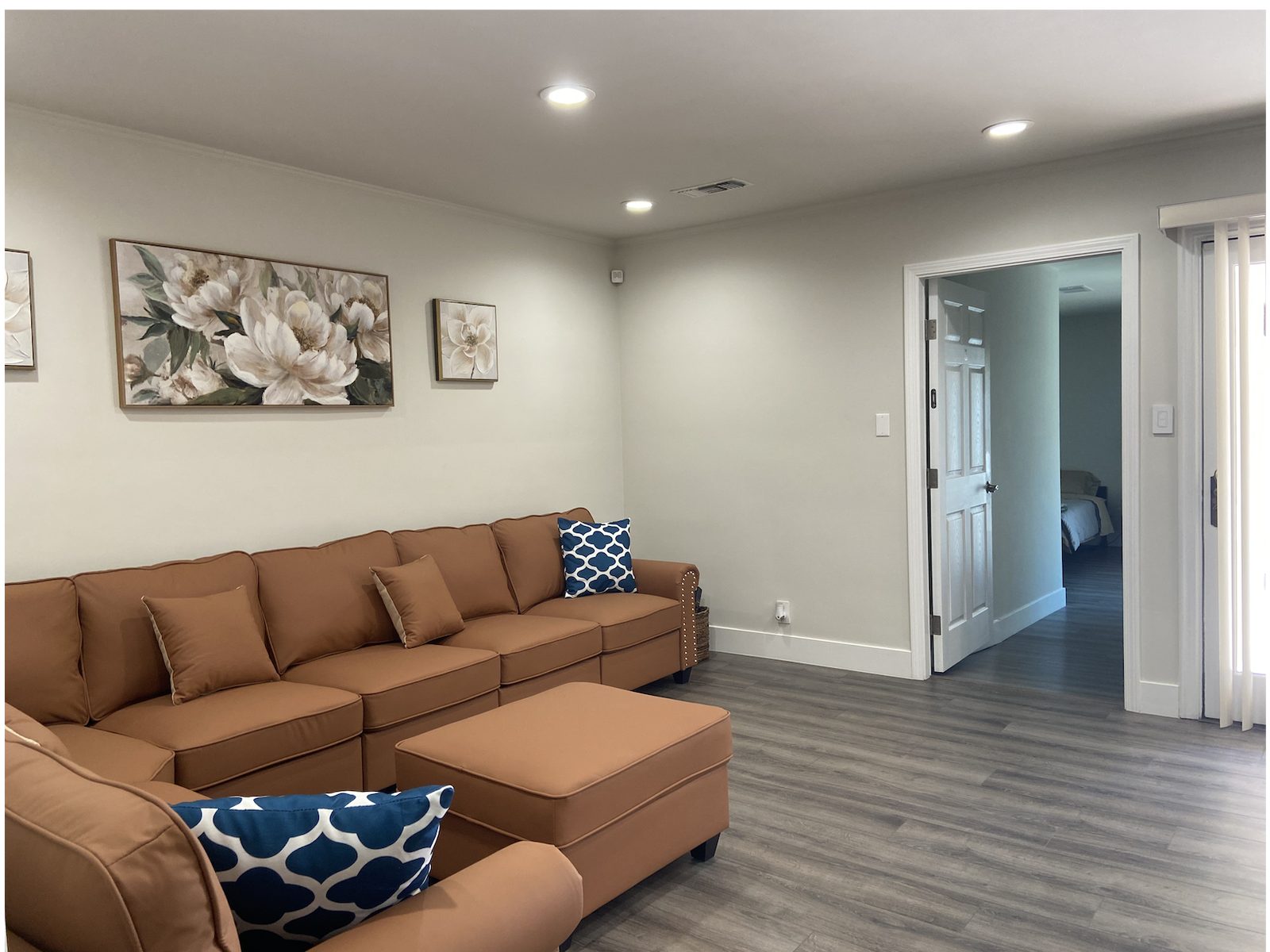 Common living room at Loving Care for You in Sherwood Forest